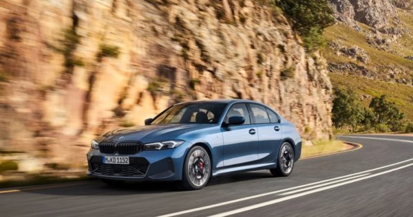 (4,8 секунди, 250 км/ч)

Това не е истинска М кола, да, но все пак може да подпали асфалта с лекота. Под предния капак той разполага с мек хибрид, 3,0-литров редови 6-цилиндров двигател с двойно турбокомпресор, произвеждащ 340 к.с. и 700 Нм въртящ момент, което му придава подобно ускорение на M3 (E92), задвижван от V8. Впечатлени ли сте? Изчакайте, докато чуете, че може да измине 1160 километра с един резервоар и да постигне реалистичен разходд от 6,72 л/100 км. Това наистина ви кара да се чудите защо не караме повече дизелови автомобили.

3-Series остава еталон за управление, така че като цяло е по-динамичен автомобил от S4. BMW успя да комбинира отлична пъргавина с плавно и тихо возене, което го прави отличен круизър за дълги разстояния. Отвътре получавате и всички най-нови екстри на BMW.